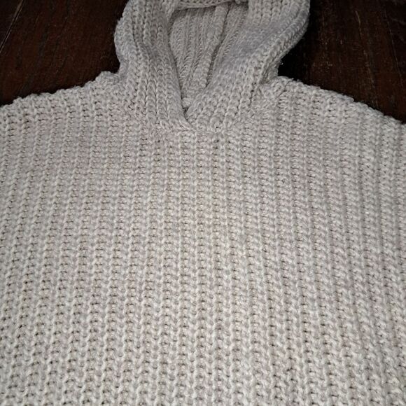 Medium H&M Oatmeal Long Sleeve Pullover Hooded Knit Sweater - Picture 2 of 5